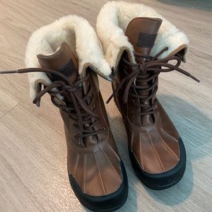 Ugg boots MINT CONDITION! Adirondack